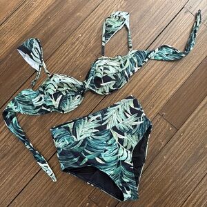 Beach Joy Tropical Leaf Print High-Waisted Lined Bikini Set Halter Size M